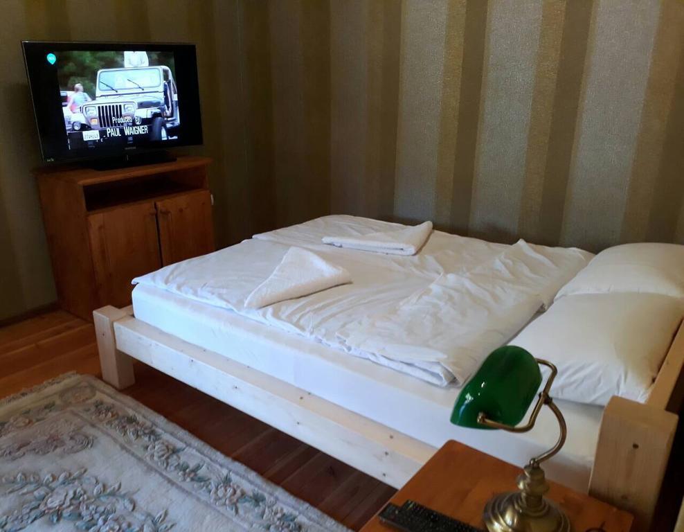 Rancho 555 Guest House Ужгород Екстериор снимка