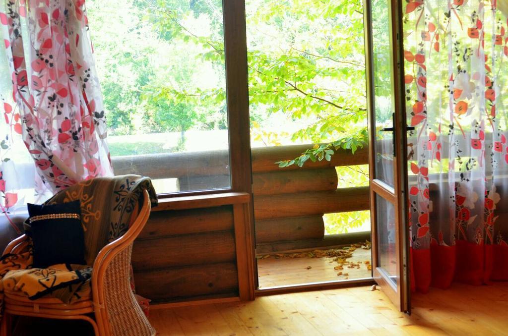 Rancho 555 Guest House Ужгород Екстериор снимка